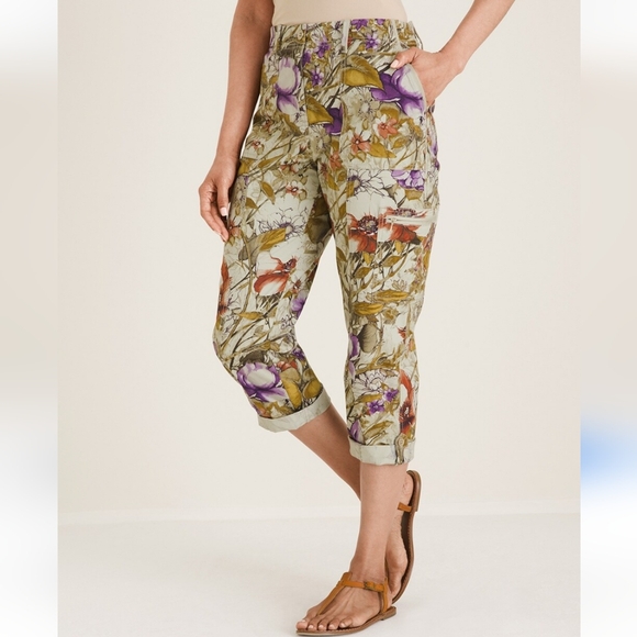 CHICO'S Comfort Stretch Cargo Crops - Picture 11 of 12